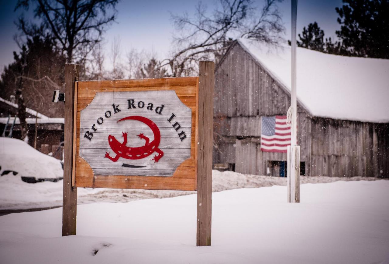 Brook Road Inn Goshen エクステリア 写真