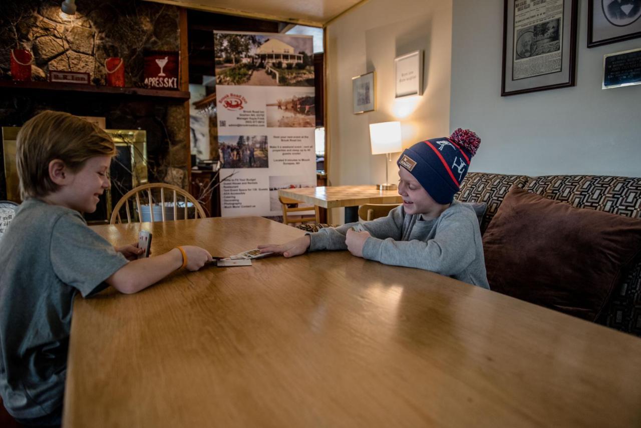 Brook Road Inn Goshen エクステリア 写真