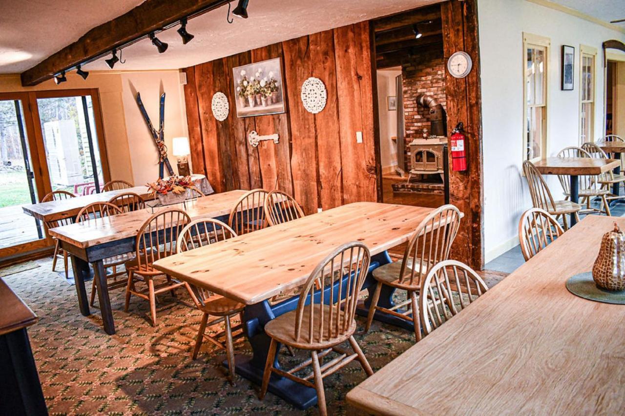 Brook Road Inn Goshen エクステリア 写真