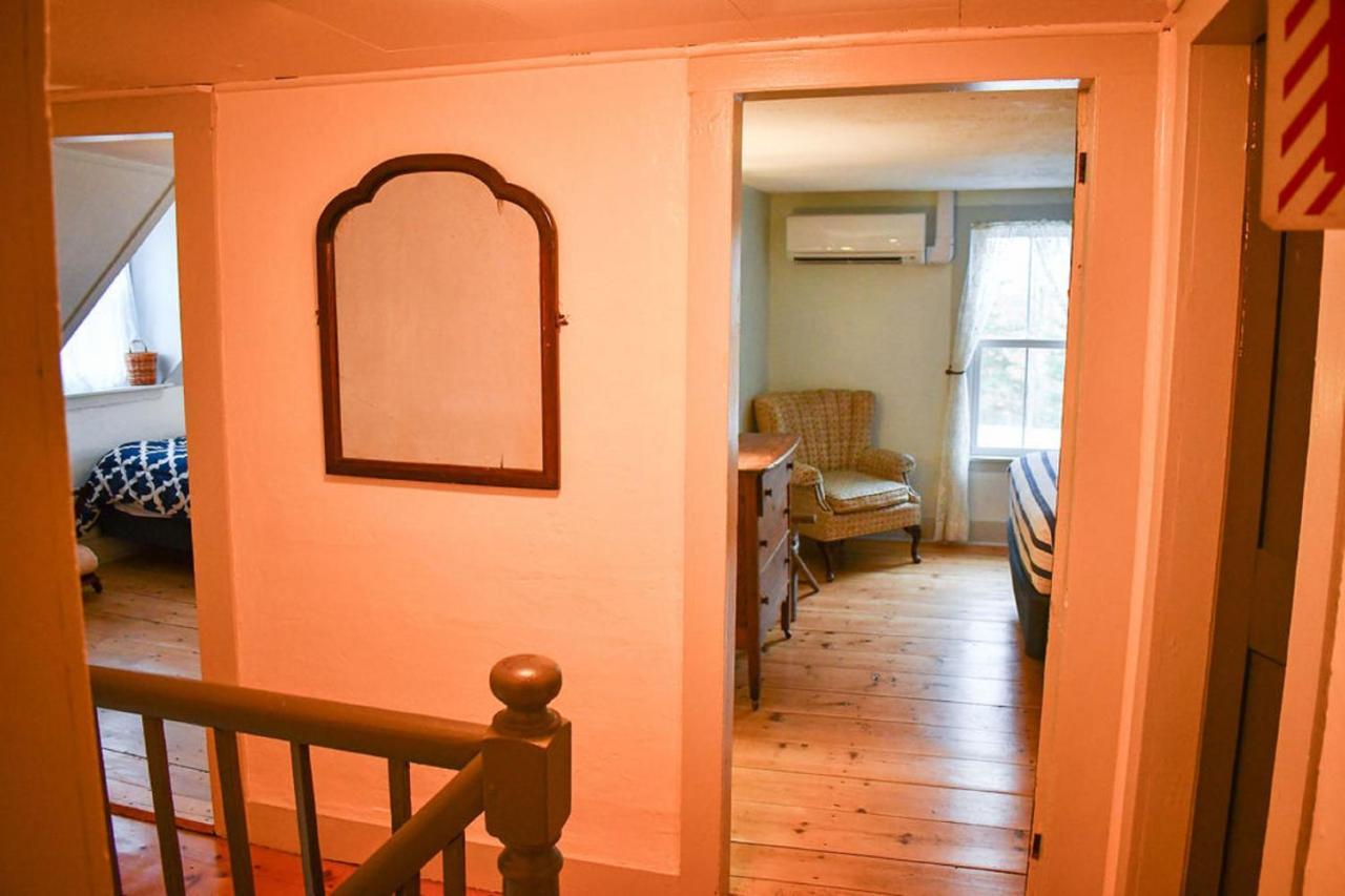 Brook Road Inn Goshen エクステリア 写真
