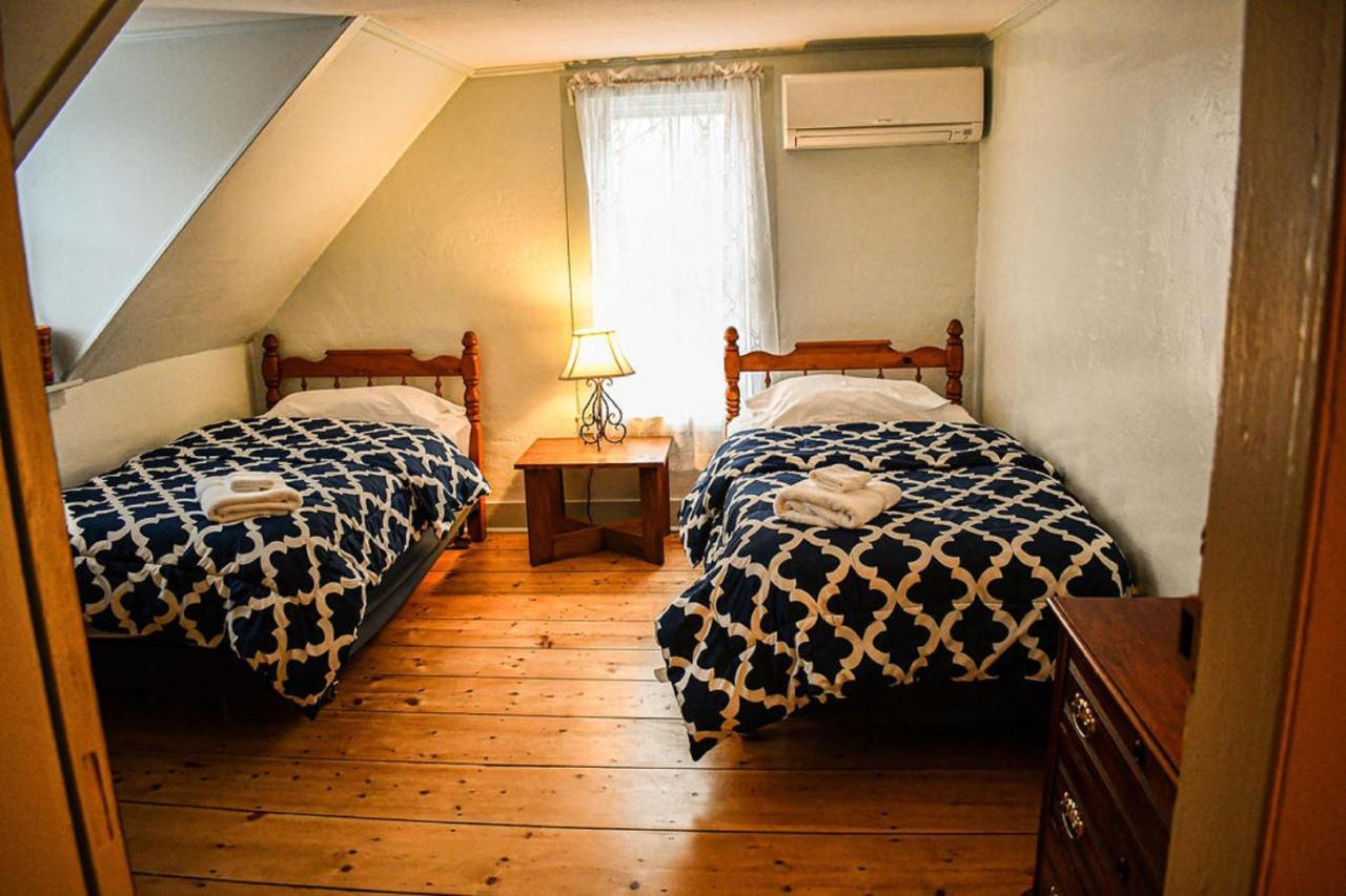 Brook Road Inn Goshen エクステリア 写真