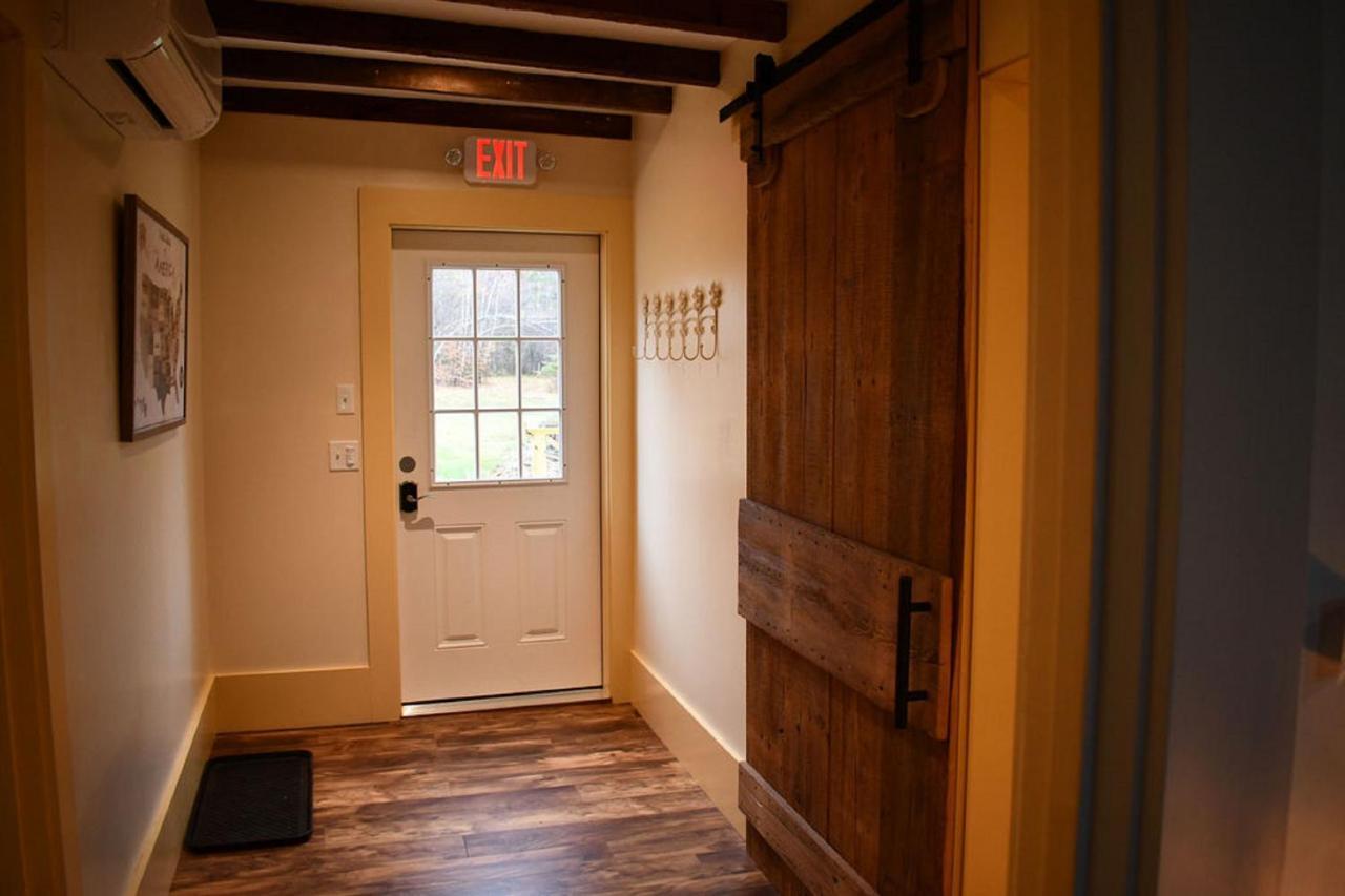Brook Road Inn Goshen エクステリア 写真