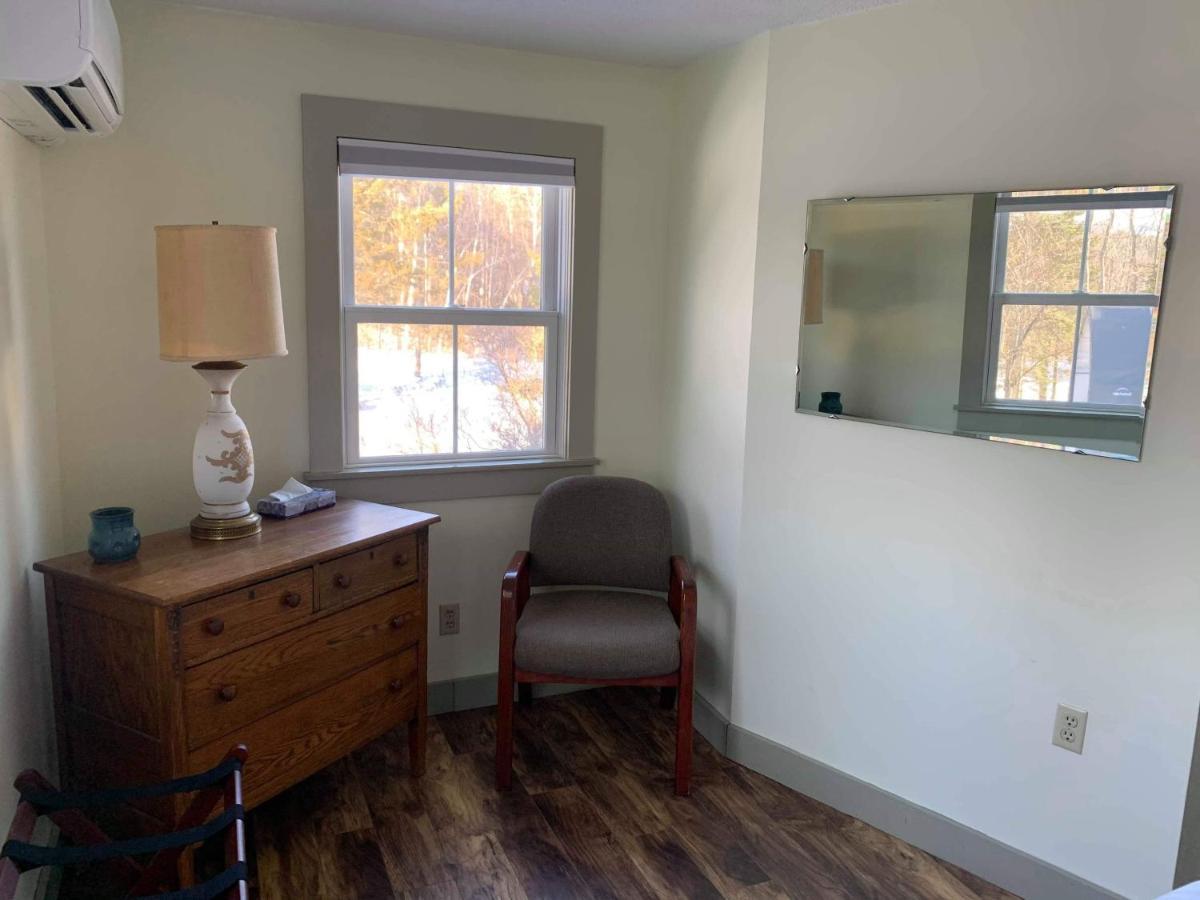 Brook Road Inn Goshen エクステリア 写真
