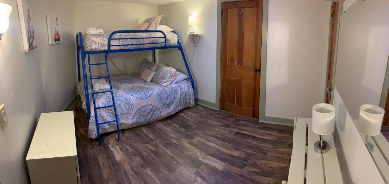 Brook Road Inn Goshen エクステリア 写真